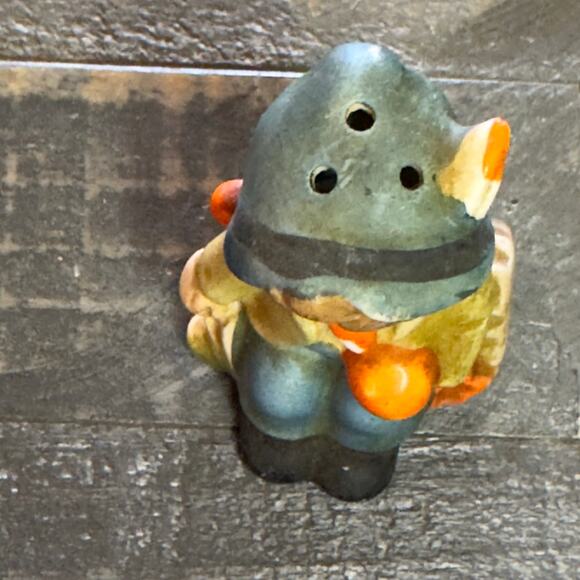 Vintage Salt Shaker Hummel Style Boy On Log - Picture 7 of 7
